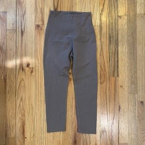 Beyond Yoga Women’s Grey Leggings